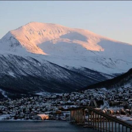 New! Modern - Central - Cozy Place By The Sherpa Stairs Tromsø Zewnętrze zdjęcie